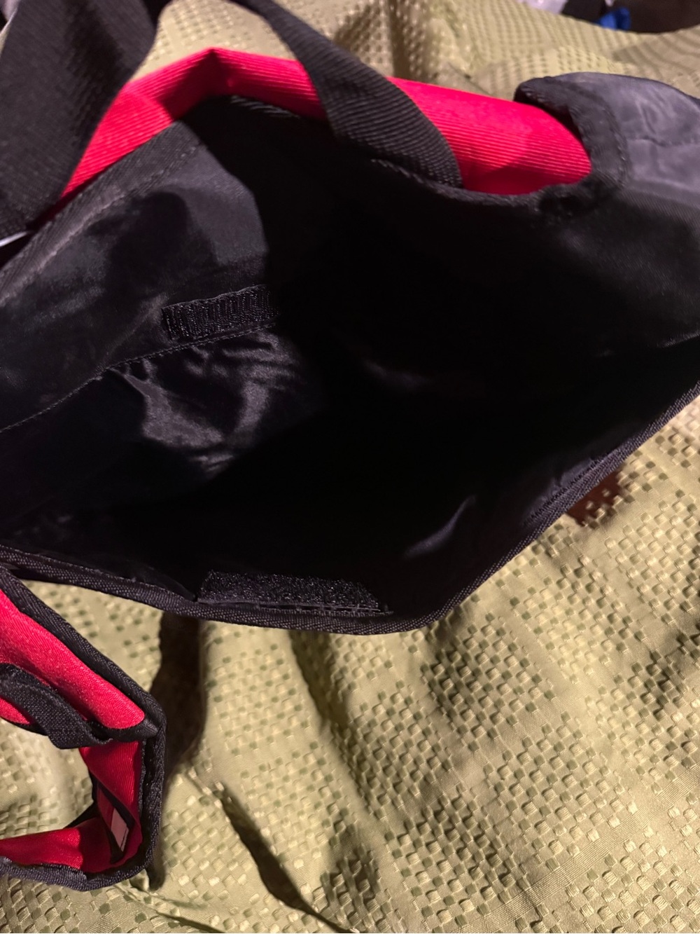 Tommy Hilfiger Red Messenger Bag with Black Trim - Picture 9 of 13
